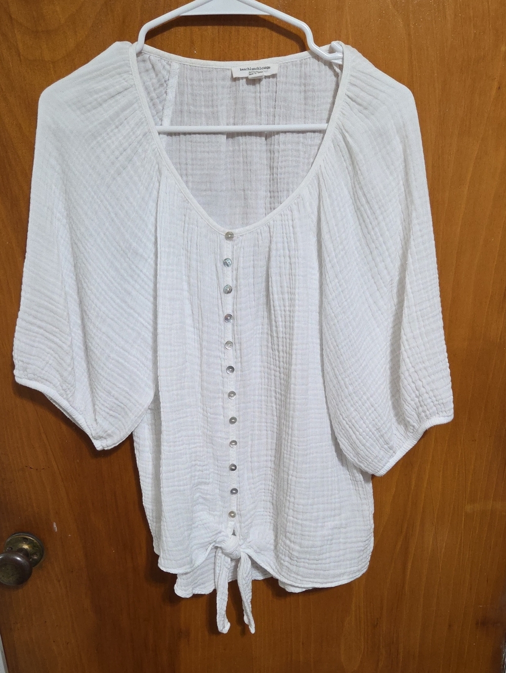 Womens Size Small- beachlunchlounge White Button-Front Tie-Hem Blouse